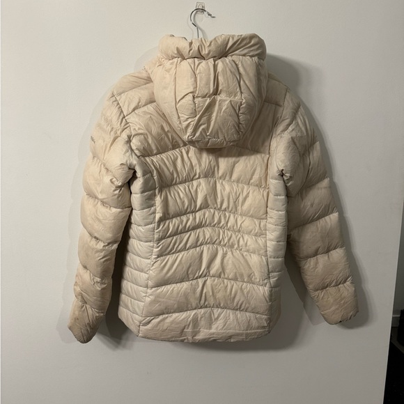 Cream Columbia fur-lined puffer - Picture 2 of 3